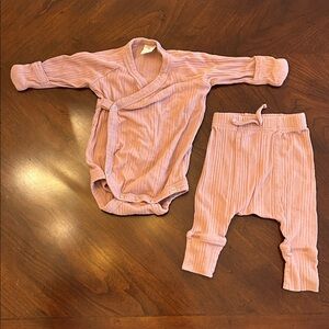 Kate Quinn Dusty Pink Mauve Baby Onesie and Pants Layette Set 0-3 months
